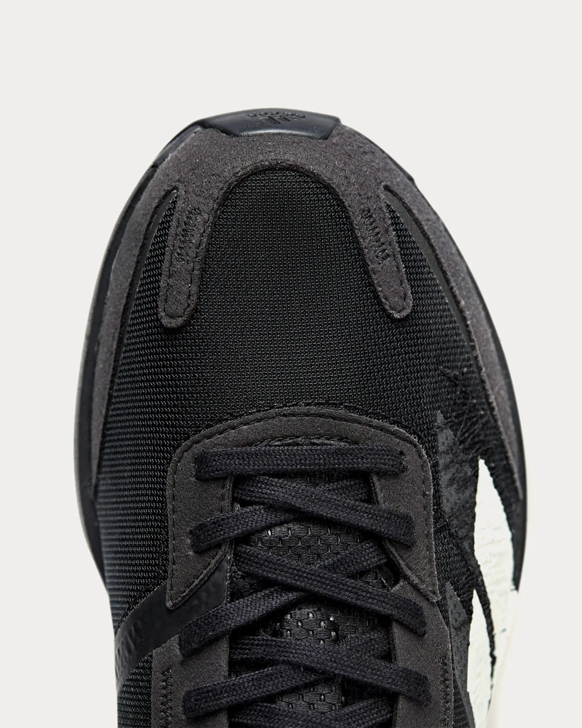 Boston 11 Black Running Shoes
