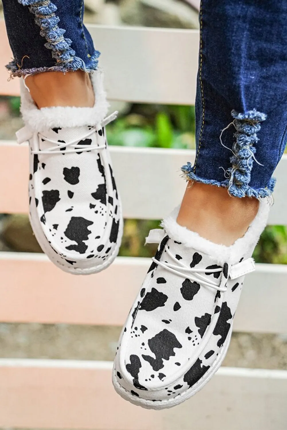 Bright White Cow Pattern Lace-up Decor Front Slip-on Flats