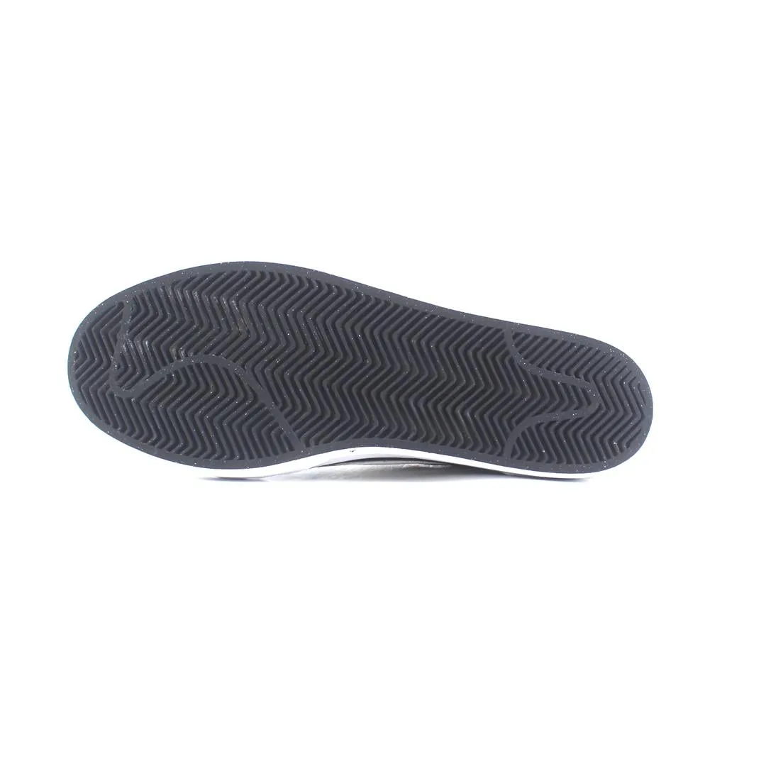 NIKE MRTYR