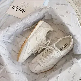 Spring and Fall Comfortable Breathable Walking Shoes Retro Shoes Flat Casual Shoes Women's Lightweight Classic Sneakers